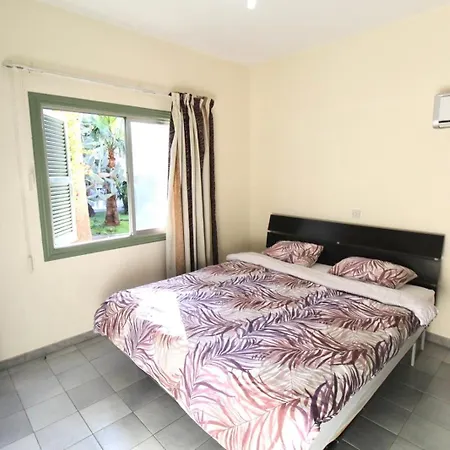 Cozy Flat By The Sea With Big Pool Tourist Area