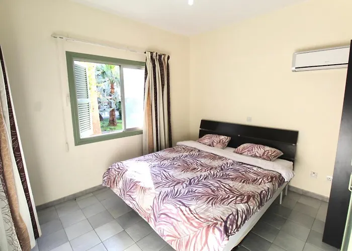 Cozy Flat By The Sea With Big Pool Tourist Area