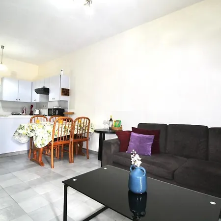 Cozy Flat By The Sea With Big Pool Tourist Area