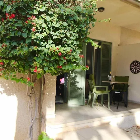 Cozy Flat By The Sea With Big Pool Tourist Area